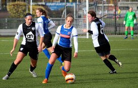 Vrouwen Winkel winnen simpel bij hekkensluiter