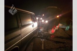 Frontale aanrijding tussen bestelbus en tractor op N502