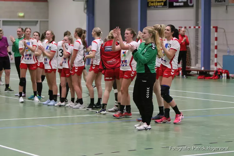 JuRo Unirek/VZV 2 met opgeheven hoofd uit het bekertoernooi