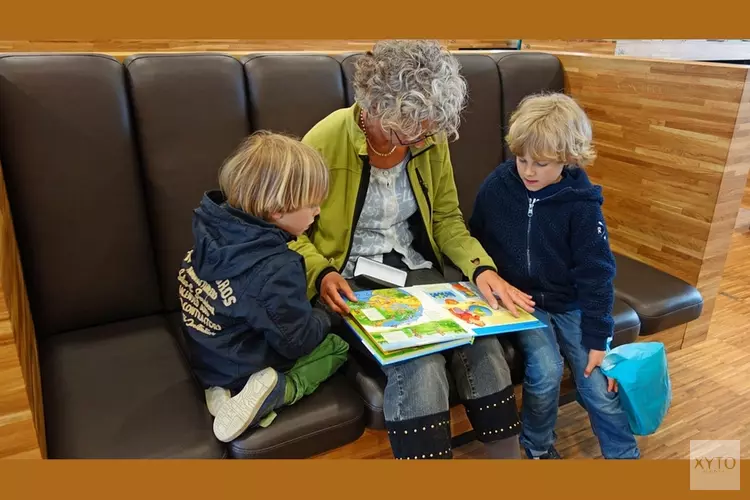 Kwartfinale Voorleeswedstrijd in bibliotheek Tuitjenhorn