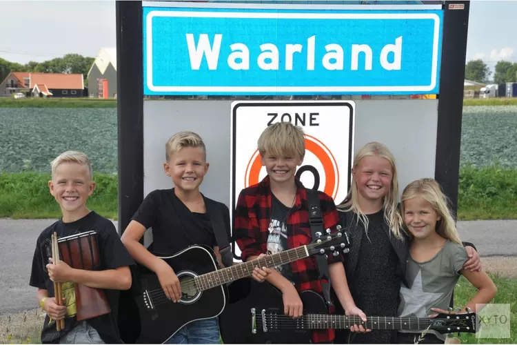 SPITSENDUO, REUZENRADRONDJES EN UNIEKE CONCERTEN TE KOOP BIJ VEILING SPORTHAL WAARLAND