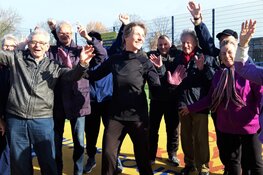 Ouderengymdocent Yvonne Brinkman: “Mijn deelnemers vertellen thuis trots dat ze rugby hebben gespeeld!”