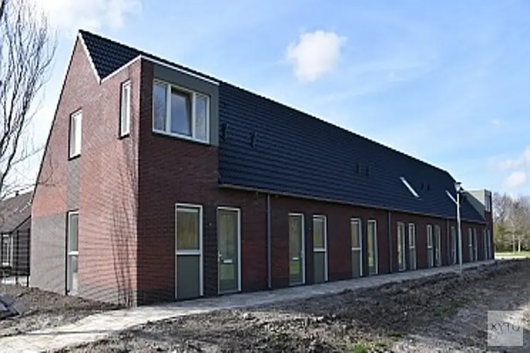 Oplevering acht starterswoningen in Dirkshorn
