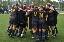 Titel wordt groots gevierd door Kleine Sluis