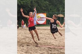 Bij Juro Unirek / VZV is het Beach handball seizoen weer geopend.