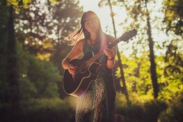 Fatima Haring presenteert debuut-EP in het Scagon Theater