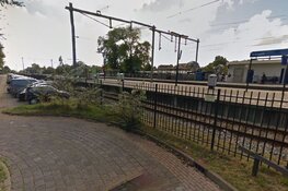 Groep vandalen vernielt auto's bij station Schagen