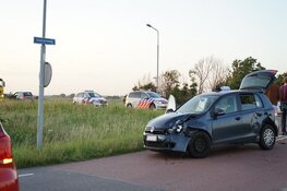 Auto te water na aanrijding in Callantsoog