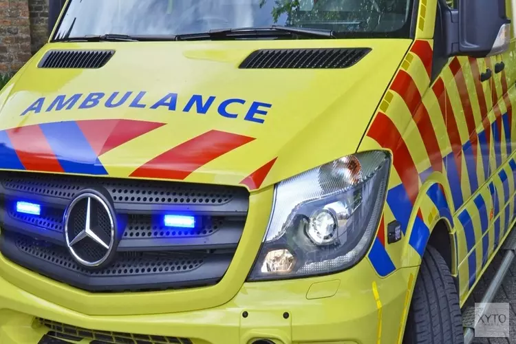 Gewonde vrouw aangetroffen langs Warmenhuizerweg