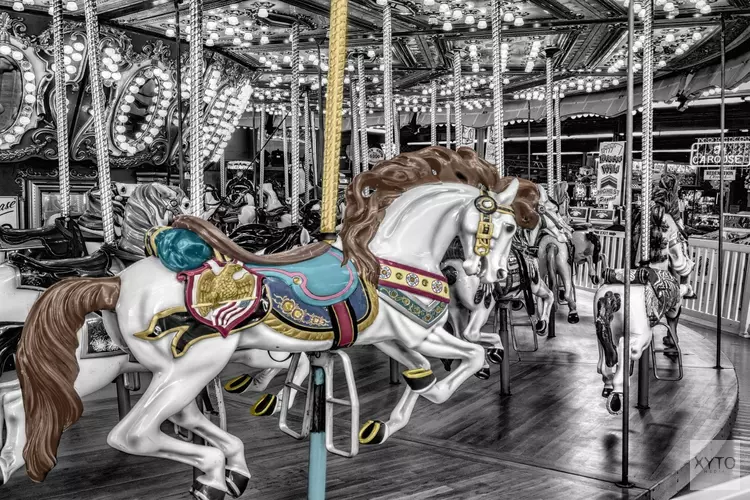 Senioren ’t Zand vieren samen het Kermis Seniorenbal