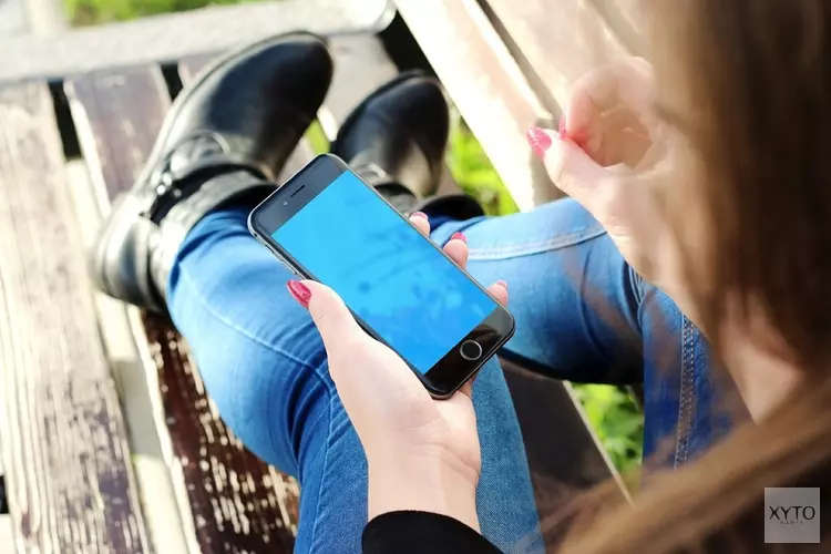 Tieners doen zich op sociale media voor als leraar en vragen klasgenoten om naaktfoto&#39;s