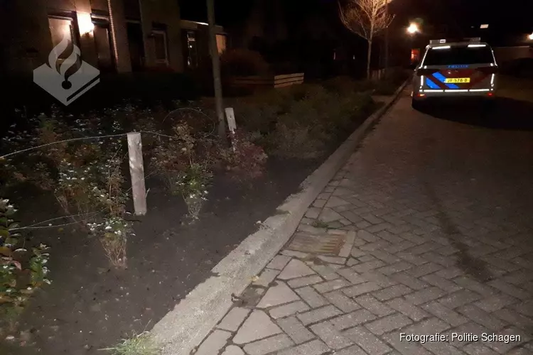 Paaltjes op de Rietkraag omver gereden