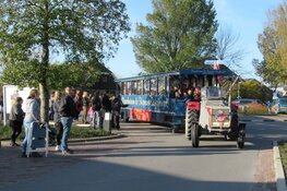 Grote belangstelling en warm onthaal van Sint en zijn Pieten in Zijdewind.