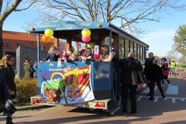 Grote belangstelling en warm onthaal van Sint en zijn Pieten in Zijdewind.