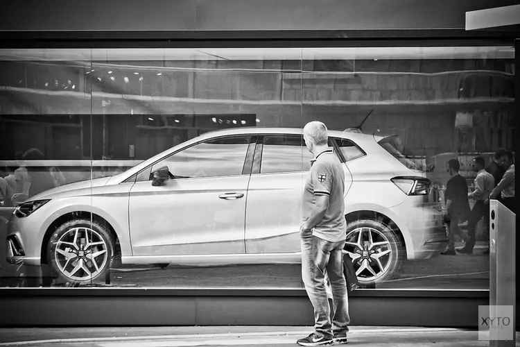 Geld lenen voor het kopen van een auto gebeurt steeds meer