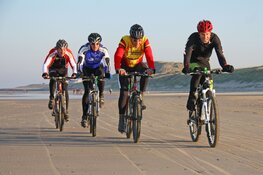 MTB-toertocht door polder en duin bij Petten