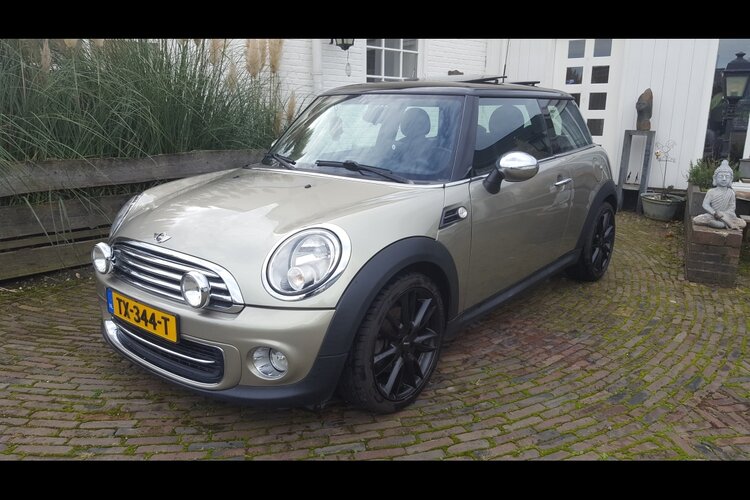 Mooie Mini cooper S Automaat van 2010