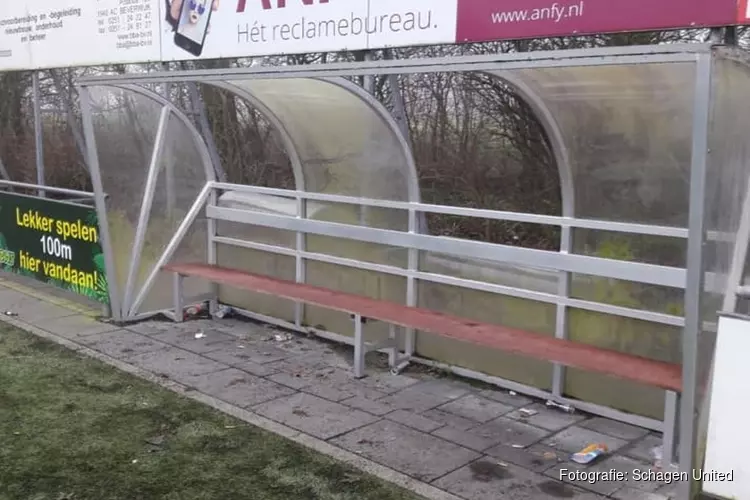 Veel schade door vuurwerk en vandalisme bij Schagen United