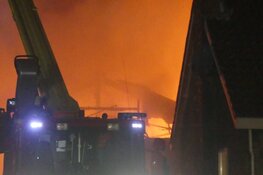 Grote brand in Sint Maartensvlotbrug: vlammenzee in aantal schuren