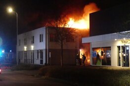 Felle brand in loods Schagen