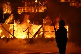 Keukenzaak en fietsenwinkel als verloren beschouwd door verwoestende vuurzee in Schagen