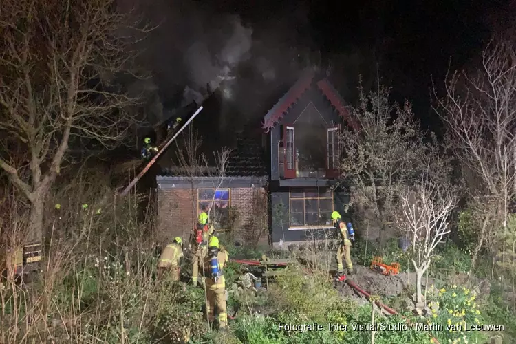 Verwoestende brand in woonboerderij Burgerbrug ontstaan door open haard