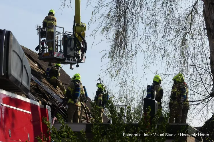 Lastige dakbrand in Sint Maartensbrug