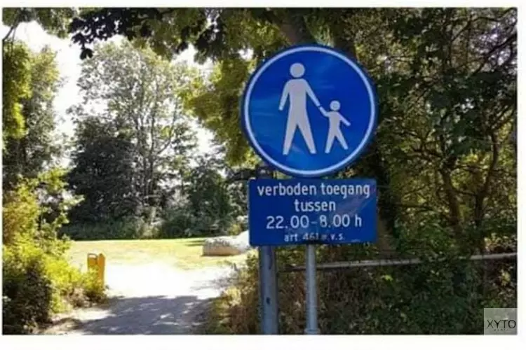 Politie bekeurt jongeren na feestje