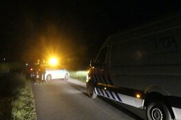 Persoon overleden na aanrijding in Sint Maartensbrug, bestuurder rijdt door