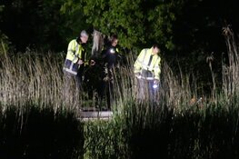 Persoon overleden na aanrijding in Sint Maartensbrug, bestuurder rijdt door