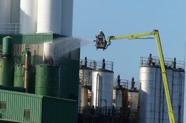 Uitslaande brand in silo Schagen, inzet op behoud andere silo's