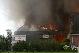 Uitslaande brand bij bedrijf in 't Veld