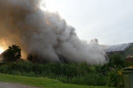 Uitslaande brand bij bedrijf in 't Veld