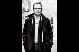 Edouard: ,,Ik zing omdat het kind in mij vertelt dat ik dat moet doen. De rest is detail..."