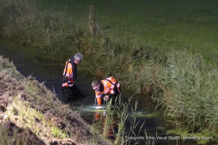Zoekactie door brandweer in de sloot