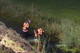 Zoekactie door brandweer in de sloot