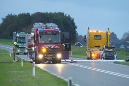 Auto in brand bij Dirkshorn, N245 in beide richtingen afgesloten