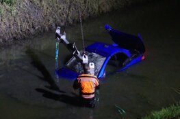 Auto te water in Schagerbrug