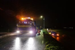 Auto in sloot te Schagerbrug