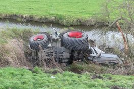 Drie gewonden bij ongeval tussen busje en tractor in Sint Maarten