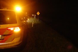 Auto raakt te water in Nieuwe Niedorp