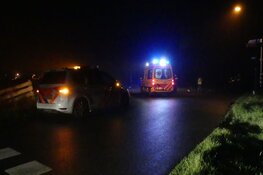 Auto te water in Schagen: automobiliste mee met politie