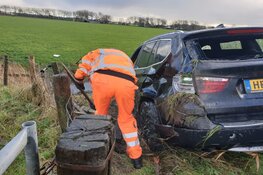 Auto te water in Warmenhuizen, gladheid vermoedelijke oorzaak