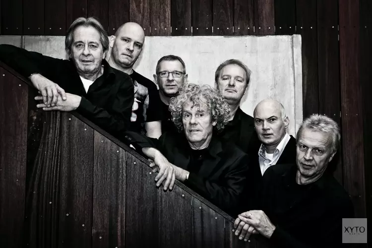 Leo’s Drugstore met aanstekelijk swingende muziekmix in Scagon De Luxe