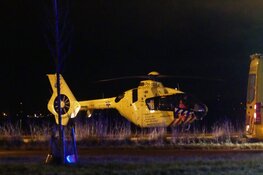 Hulpdiensten treffen auto op de kop in sloot aan, bestuurder gevlogen