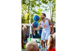 Sportieve BMX-, panna- en basketbalworkshops van profs