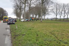Vrouw zwaargewond na ongeval op de N245 bij Dirkshorn