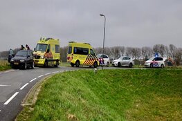 Auto te water in Warmenhuizen