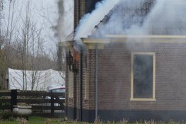 Grote brand in boerderij Oudesluis