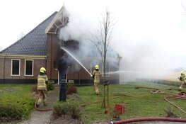 Grote brand in boerderij Oudesluis